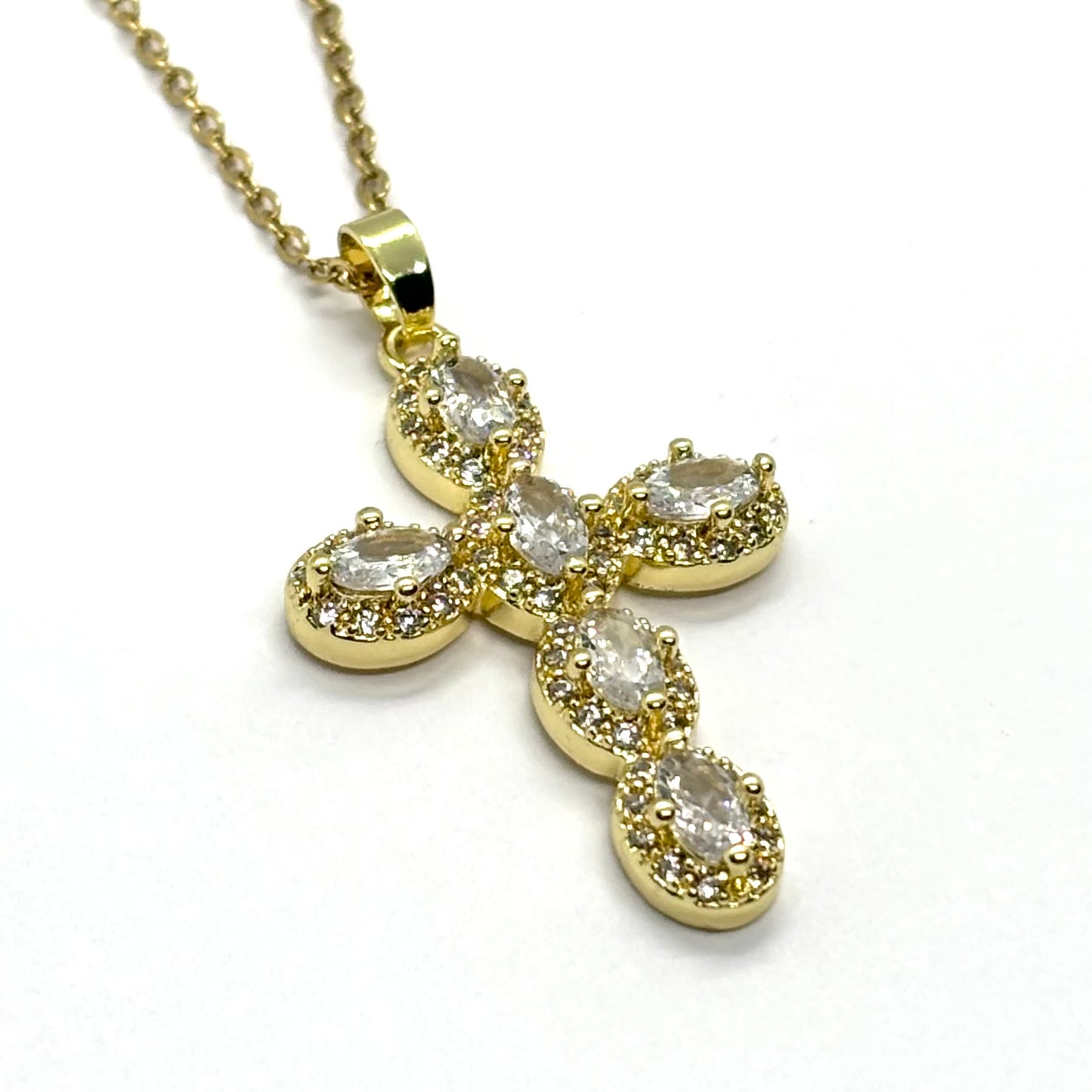 Odalys Diamond Cross Necklace (Gold)